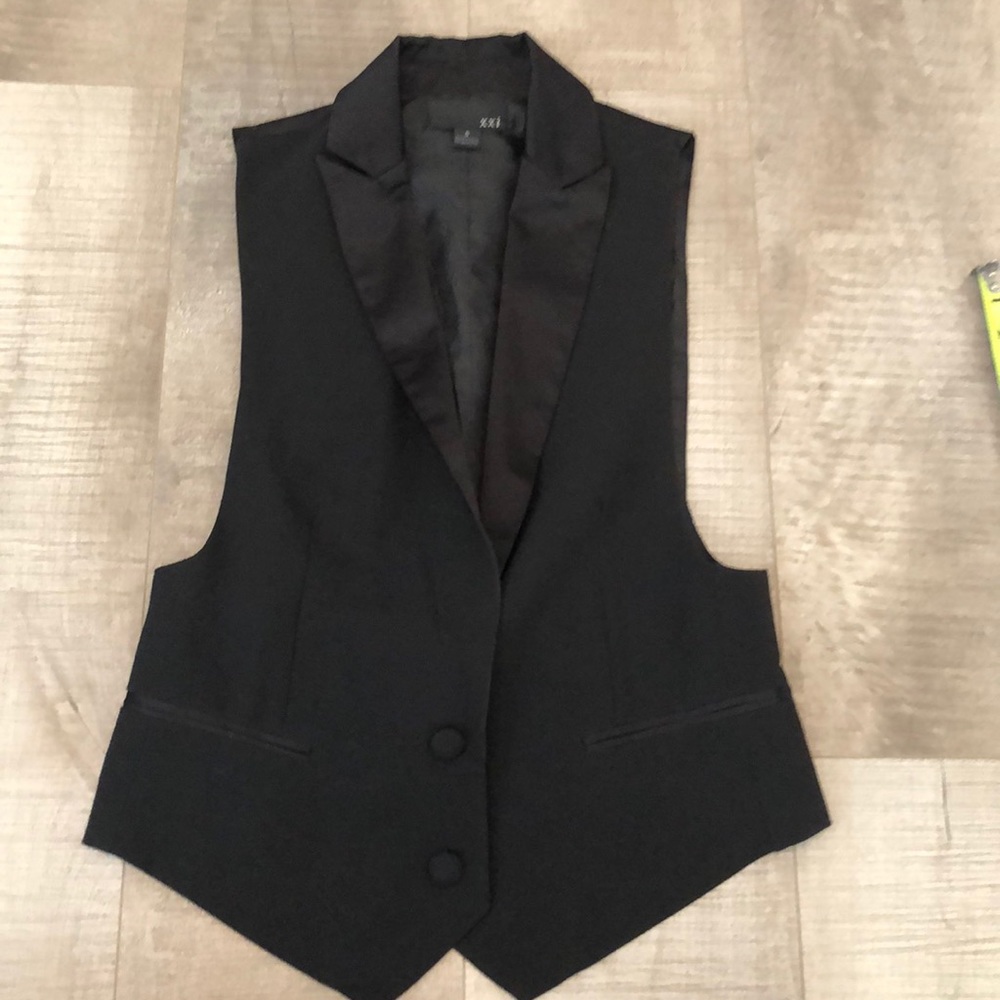 ✖️SOLD✖️Forever 21 Vest